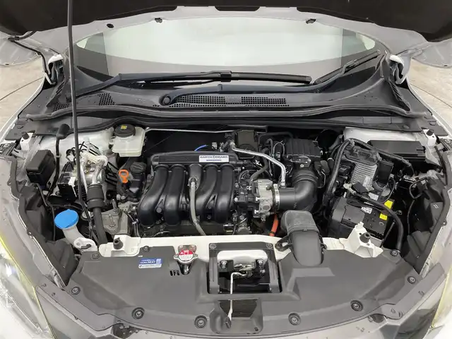 ホンダ ヴェゼル ハイブリッド Z 滋賀県 2014(平26)年 7.6万km ホワイトオーキッドパール 禁煙車/純正８インチナビ/　（Bluetooth・フルセグTV・DVD・CD・USB/ipod）/ETC/前方ドライブレコーダー/バックカメラ/クルーズコントロール/電動パーキングブレーキ/オートブレーキホールド/リアソナー/レーンキープアシスト/ハーフレザーシート/前席シートヒーター/LEDライト/オートライト/パドルシフト/プッシュスタート/スマートキー/ステアリングスイッチ
