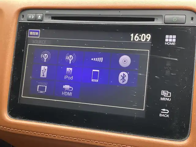 ホンダ ヴェゼル ハイブリッド Z 滋賀県 2014(平26)年 7.6万km ホワイトオーキッドパール 禁煙車/純正８インチナビ/　（Bluetooth・フルセグTV・DVD・CD・USB/ipod）/ETC/前方ドライブレコーダー/バックカメラ/クルーズコントロール/電動パーキングブレーキ/オートブレーキホールド/リアソナー/レーンキープアシスト/ハーフレザーシート/前席シートヒーター/LEDライト/オートライト/パドルシフト/プッシュスタート/スマートキー/ステアリングスイッチ