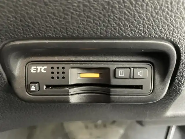 ホンダ ヴェゼル ハイブリッド Z 滋賀県 2014(平26)年 7.6万km ホワイトオーキッドパール 禁煙車/純正８インチナビ/　（Bluetooth・フルセグTV・DVD・CD・USB/ipod）/ETC/前方ドライブレコーダー/バックカメラ/クルーズコントロール/電動パーキングブレーキ/オートブレーキホールド/リアソナー/レーンキープアシスト/ハーフレザーシート/前席シートヒーター/LEDライト/オートライト/パドルシフト/プッシュスタート/スマートキー/ステアリングスイッチ