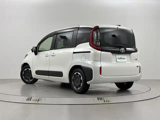 トヨタ シエンタ ハイブリッド Z 埼玉県 2023(令5)年 0.9万km ホワイトパールクリスタルシャイン メーカーナビ/（フルセグTV・Bluetooth）/バックカメラ/両側パワースライド/レーダークルーズコントロール/BSM/コーナーセンサー/衝突軽減ブレーキ/レーンキープアシスト/ビルトインETC/LEDライト/オートライト/ドアバイザー/スマートキー