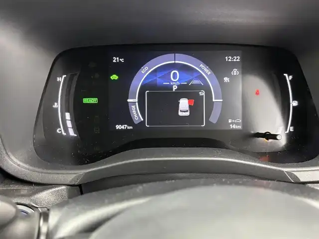トヨタ シエンタ ハイブリッド Z 埼玉県 2023(令5)年 0.9万km ホワイトパールクリスタルシャイン メーカーナビ/（フルセグTV・Bluetooth）/バックカメラ/両側パワースライド/レーダークルーズコントロール/BSM/コーナーセンサー/衝突軽減ブレーキ/レーンキープアシスト/ビルトインETC/LEDライト/オートライト/ドアバイザー/スマートキー