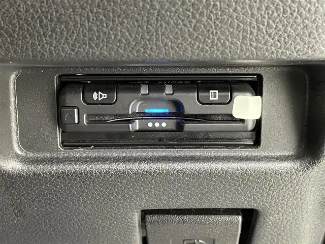スズキ スペーシア HYBRID G 埼玉県 2019(令1)年 3.3万km ツールグリーンパールメタリック 両側スライドドア　パナソニック　ストラーダ　社外ナビ　Ｂｌｕｅｔｏｏｔｈ　ワンセグＴＶ　ＥＴＣ　スマートキー　プッシュスタート　オートライト　アイドリングストップ　フロアマット　ドアバイザー