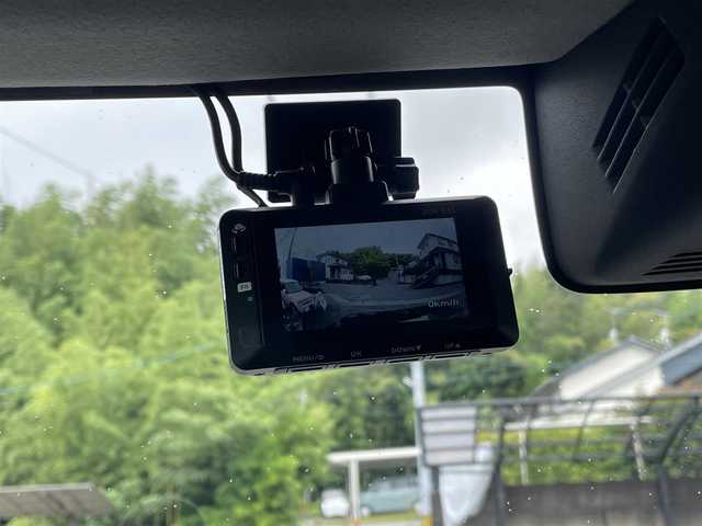 スズキ ジムニー シエラ JC 熊本県 2023(令5)年 1.1万km ブルーイッシュブラックパール3 ワンオーナー/パートタイム4WD/社外8インチナビ/【フルセグTV/CD/DVD/Bluetooth/ラジオ】/バックカメラ/クルーズコントロール/レーダーブレーキサポート/レーンアシスト/ダウンヒルアシスト/アイドリングストップ/横滑り防止機能/前席シートヒーター/純正15インチAW/背面タイヤ/前後ドライブレコーダー（ZDR035）/オートライト/LEDヘッドライト/フォグランプ/純正フロアマット/革巻きステアリング/ステアリングスイッチ/保証書/取扱説明書