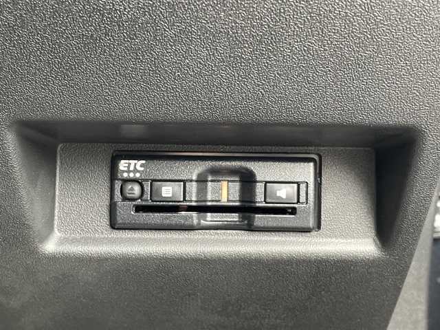 スズキ ジムニー シエラ JC 熊本県 2023(令5)年 1.1万km ブルーイッシュブラックパール3 ワンオーナー/パートタイム4WD/社外8インチナビ/【フルセグTV/CD/DVD/Bluetooth/ラジオ】/バックカメラ/クルーズコントロール/レーダーブレーキサポート/レーンアシスト/ダウンヒルアシスト/アイドリングストップ/横滑り防止機能/前席シートヒーター/純正15インチAW/背面タイヤ/前後ドライブレコーダー（ZDR035）/オートライト/LEDヘッドライト/フォグランプ/純正フロアマット/革巻きステアリング/ステアリングスイッチ/保証書/取扱説明書