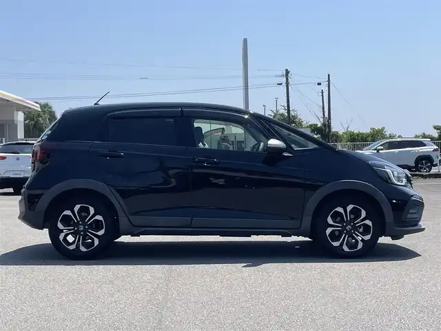 ホンダ フィット e:HEVクロスター 宮崎県 2021(令3)年 5.5万km クリスタルブラックパール 社外SDナビ/（CD/DVD/AM/FM/BT/USB)/フルセグTV/バックカメラ/ステアリングスイッチ/レーダークルーズコントロール/前後ドライブレコーダー/クリアランスソナー/横滑り防止機能/ETC