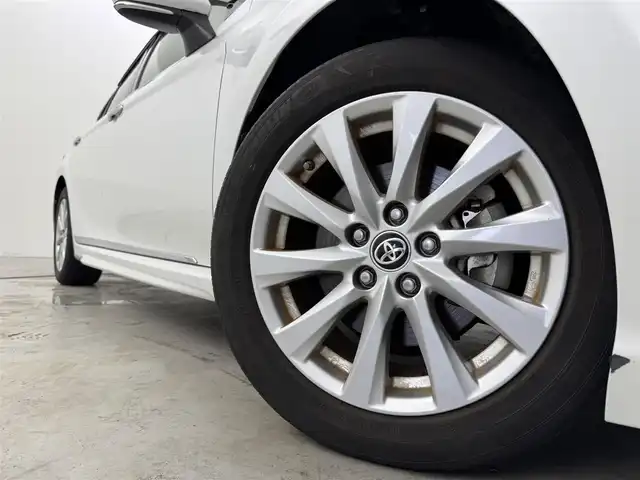 トヨタ カムリ WS 福岡県 2020(令2)年 6.9万km プラチナホワイトパールマイカ 純正ナビ／フルセグＴＶ　/バックカメラ　/レーダー探知機　/ＥＴＣ２．０　/前方ドライブレコーダー　/レーダークルーズコントロール　/コーナーセンサー　/衝突被害軽減ブレーキ　/レーンキープ　/ＢＳＭ　/ＰＫＳＢ　/ハーフレザーシート　/パワーシート　/ＬＥＤヘッドライト
