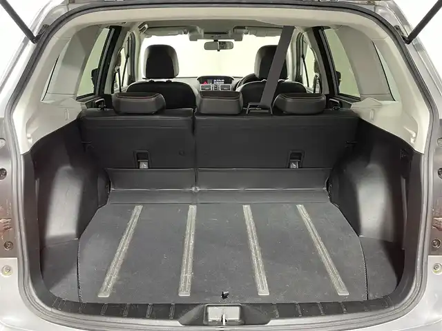 スバル フォレスター Xブレイク 大阪府 2016(平28)年 6万km アイスシルバーメタリック ４ＷＤ　社外ナビ　フルセグＴＶ　クルコン　バックカメラ　シートヒーター　ＥＴＣ　衝突軽減　ルーフレール　ヘッドライトウォッシャー　レーンアシスト　ＬＥＤヘッドライト　パドルシフト　ＢＳＭ　フォグランプ