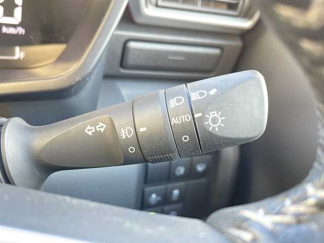 トヨタ ライズ Z 山形県 2022(令4)年 3.7万km ブラックマイカメタリック ・ワンオーナー/・４WD/・ナビ/フルセグ/CDDVD/Bluetooth/・バックカメラ/・ビルトインETC/・前方ドラレコ/・衝突警報機能/・標識認識機能/・先行車発進告知/・レーダークルーズコントロール/・レーンキープコントロール/・ブラインドスポットモニター/・前後クリアランスソナー/・LEDヘッドライト/・オートライト/・電子パーキング/・ブレーキホールド/・前席シートヒーター/・純正AW/・純正マット/・社外AW＋スタッドレスタイヤ車載/・スペアキー1本/・保証書/・取扱説明書