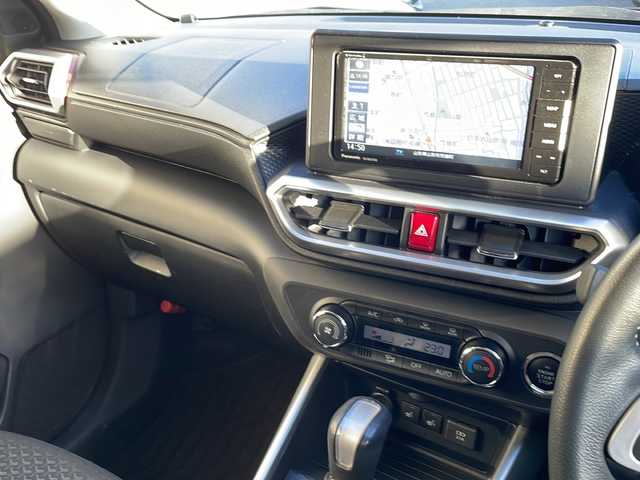 トヨタ ライズ Z 山形県 2022(令4)年 3.7万km ブラックマイカメタリック ・ワンオーナー/・４WD/・ナビ/フルセグ/CDDVD/Bluetooth/・バックカメラ/・ビルトインETC/・前方ドラレコ/・衝突警報機能/・標識認識機能/・先行車発進告知/・レーダークルーズコントロール/・レーンキープコントロール/・ブラインドスポットモニター/・前後クリアランスソナー/・LEDヘッドライト/・オートライト/・電子パーキング/・ブレーキホールド/・前席シートヒーター/・純正AW/・純正マット/・社外AW＋スタッドレスタイヤ車載/・スペアキー1本/・保証書/・取扱説明書