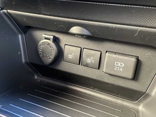 トヨタ ライズ Z 山形県 2022(令4)年 3.7万km ブラックマイカメタリック ・ワンオーナー/・４WD/・ナビ/フルセグ/CDDVD/Bluetooth/・バックカメラ/・ビルトインETC/・前方ドラレコ/・衝突警報機能/・標識認識機能/・先行車発進告知/・レーダークルーズコントロール/・レーンキープコントロール/・ブラインドスポットモニター/・前後クリアランスソナー/・LEDヘッドライト/・オートライト/・電子パーキング/・ブレーキホールド/・前席シートヒーター/・純正AW/・純正マット/・社外AW＋スタッドレスタイヤ車載/・スペアキー1本/・保証書/・取扱説明書