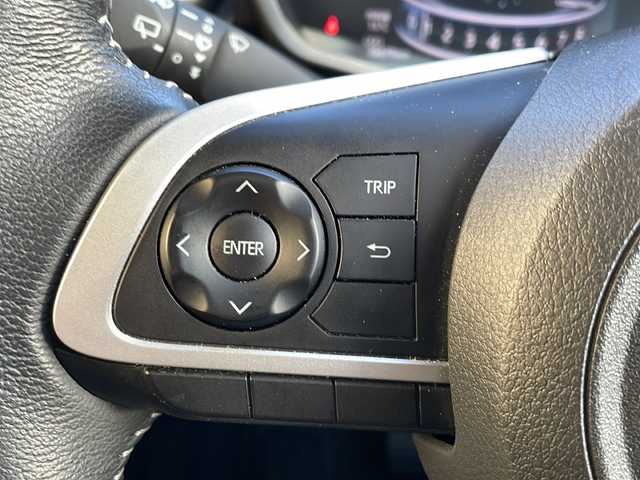 トヨタ ライズ Z 山形県 2022(令4)年 3.7万km ブラックマイカメタリック ・ワンオーナー/・４WD/・ナビ/フルセグ/CDDVD/Bluetooth/・バックカメラ/・ビルトインETC/・前方ドラレコ/・衝突警報機能/・標識認識機能/・先行車発進告知/・レーダークルーズコントロール/・レーンキープコントロール/・ブラインドスポットモニター/・前後クリアランスソナー/・LEDヘッドライト/・オートライト/・電子パーキング/・ブレーキホールド/・前席シートヒーター/・純正AW/・純正マット/・社外AW＋スタッドレスタイヤ車載/・スペアキー1本/・保証書/・取扱説明書