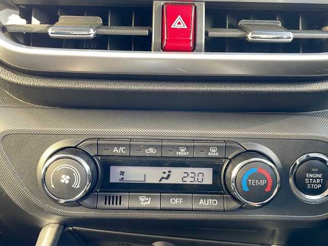 トヨタ ライズ Z 山形県 2022(令4)年 3.7万km ブラックマイカメタリック ・ワンオーナー/・４WD/・ナビ/フルセグ/CDDVD/Bluetooth/・バックカメラ/・ビルトインETC/・前方ドラレコ/・衝突警報機能/・標識認識機能/・先行車発進告知/・レーダークルーズコントロール/・レーンキープコントロール/・ブラインドスポットモニター/・前後クリアランスソナー/・LEDヘッドライト/・オートライト/・電子パーキング/・ブレーキホールド/・前席シートヒーター/・純正AW/・純正マット/・社外AW＋スタッドレスタイヤ車載/・スペアキー1本/・保証書/・取扱説明書