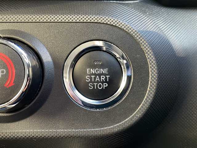 トヨタ ライズ Z 山形県 2022(令4)年 3.7万km ブラックマイカメタリック ・ワンオーナー/・４WD/・ナビ/フルセグ/CDDVD/Bluetooth/・バックカメラ/・ビルトインETC/・前方ドラレコ/・衝突警報機能/・標識認識機能/・先行車発進告知/・レーダークルーズコントロール/・レーンキープコントロール/・ブラインドスポットモニター/・前後クリアランスソナー/・LEDヘッドライト/・オートライト/・電子パーキング/・ブレーキホールド/・前席シートヒーター/・純正AW/・純正マット/・社外AW＋スタッドレスタイヤ車載/・スペアキー1本/・保証書/・取扱説明書