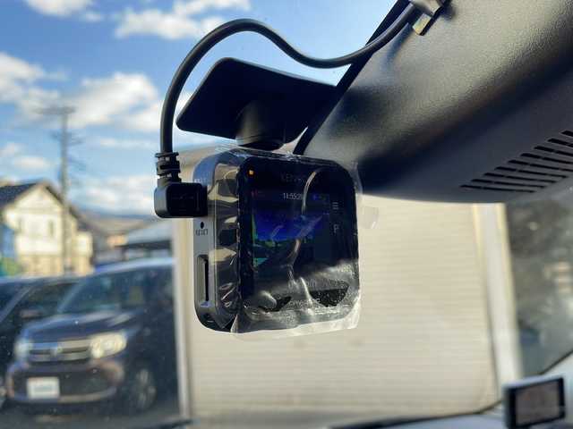 トヨタ ライズ Z 山形県 2022(令4)年 3.7万km ブラックマイカメタリック ・ワンオーナー/・４WD/・ナビ/フルセグ/CDDVD/Bluetooth/・バックカメラ/・ビルトインETC/・前方ドラレコ/・衝突警報機能/・標識認識機能/・先行車発進告知/・レーダークルーズコントロール/・レーンキープコントロール/・ブラインドスポットモニター/・前後クリアランスソナー/・LEDヘッドライト/・オートライト/・電子パーキング/・ブレーキホールド/・前席シートヒーター/・純正AW/・純正マット/・社外AW＋スタッドレスタイヤ車載/・スペアキー1本/・保証書/・取扱説明書