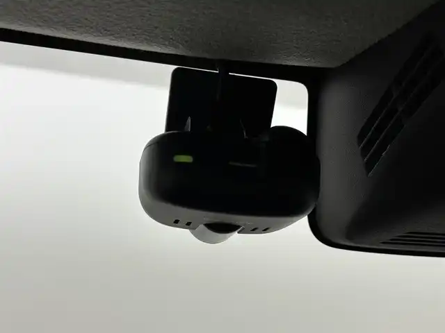 スズキ ジムニー シエラ JC 福岡県 2018(平30)年 1.6万km ジャングルグリーン 純正８型ナビ／フルセグＴＶ　/バックカメラ　/ビルトインＥＴＣ　/前方ドラレコ　/クルーズコントロール　/衝突軽減ブレーキ　/レーンキープ　/ヒルディセントコントロール　/シートヒーター　/ヒーテッドドアミラー　/ＬＥＤヘッドライト