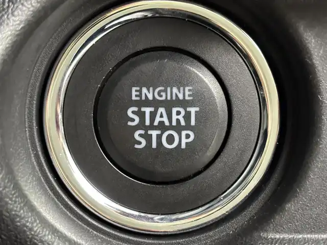 スズキ ジムニー シエラ JC 福岡県 2018(平30)年 1.6万km ジャングルグリーン 純正８型ナビ／フルセグＴＶ　/バックカメラ　/ビルトインＥＴＣ　/前方ドラレコ　/クルーズコントロール　/衝突軽減ブレーキ　/レーンキープ　/ヒルディセントコントロール　/シートヒーター　/ヒーテッドドアミラー　/ＬＥＤヘッドライト