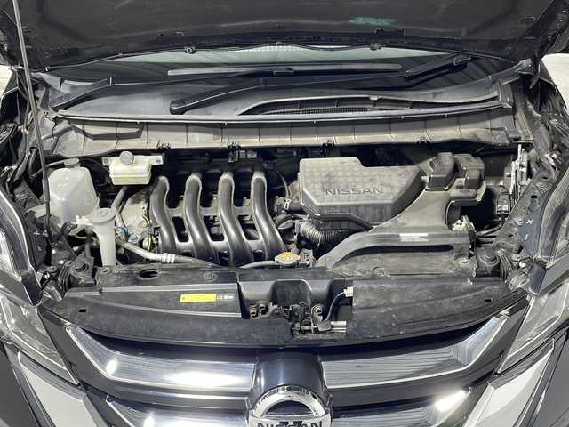 日産 セレナ ハイウェイスター Vセレクション 神奈川県 2018(平30)年 6.9万km ダイヤモンドブラック 純正７型SDナビゲーション【MM516D-W】/純正後席モニター/フルセグ　AM FM CD DVD　HDMI　AUX/セーフティパック/両側電動スライドドア【サンシェード・ハンズフリー】/アラウンドビューモニター/踏み間違い防止アシスト/インテリジェントパーキングアシスト/進入禁止標識検知/ふらつき警報/フロントバックソナー/ヒーター付きドアミラー/クルーズコントロール/エマージェンシーブレーキ/車線逸脱警報/革巻きステアリング/アイドリングストップ/ECO/プッシュスタート/ビルトインETC/２列目３列目パーソナルテーブル・USB電源ソケット/スマートキー/純正サイドシル・リアスポイラー/純正16インチアルミホイール/LEDヘッドランプ/フロントフォグランプ/オートライト/スペアキー/エンジンスターター