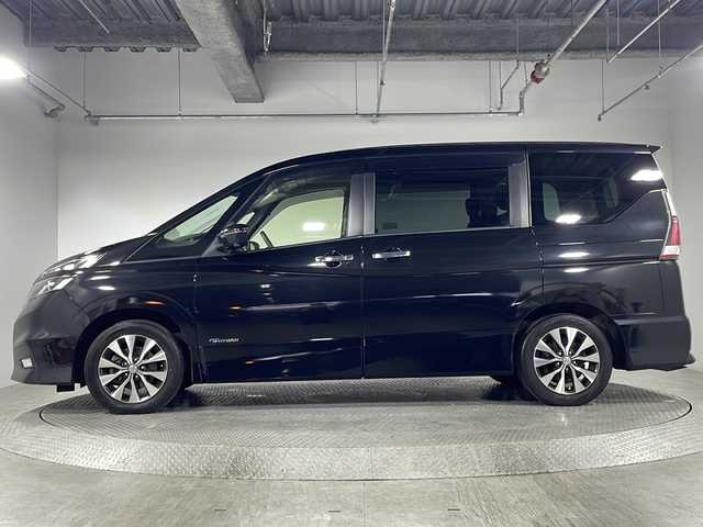日産 セレナ ハイウェイスター Vセレクション 神奈川県 2018(平30)年 6.9万km ダイヤモンドブラック 純正７型SDナビゲーション【MM516D-W】/純正後席モニター/フルセグ　AM FM CD DVD　HDMI　AUX/セーフティパック/両側電動スライドドア【サンシェード・ハンズフリー】/アラウンドビューモニター/踏み間違い防止アシスト/インテリジェントパーキングアシスト/進入禁止標識検知/ふらつき警報/フロントバックソナー/ヒーター付きドアミラー/クルーズコントロール/エマージェンシーブレーキ/車線逸脱警報/革巻きステアリング/アイドリングストップ/ECO/プッシュスタート/ビルトインETC/２列目３列目パーソナルテーブル・USB電源ソケット/スマートキー/純正サイドシル・リアスポイラー/純正16インチアルミホイール/LEDヘッドランプ/フロントフォグランプ/オートライト/スペアキー/エンジンスターター