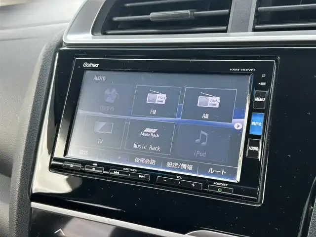 ホンダ フィット 13G Fパッケージ 道南・函館 2016(平28)年 7万km アラバスターシルバーメタリック 純正ナビ/フルセグＴＶ/夏冬タイヤ/エンジンスターター/寒冷地仕様/バックカメラ/スマートキー/プッシュスタート/アイドリングストップ/電格ミラー/社外アルミホイール/フロアマット