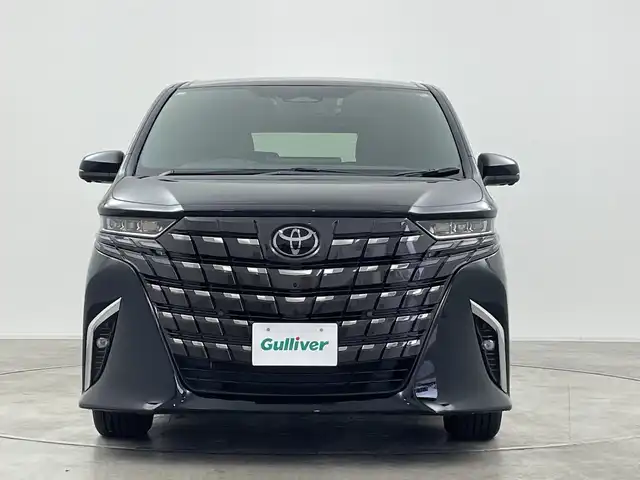 トヨタ アルファードハイブリット Z 群馬県 2025(令7)年 0.5万km ブラック 左右独立ムーンルーフ/トヨタセーフティセンス/PCS/アドバンスドドライブ/PDA/BSM/LDA/レーンチェンジアシスト/FCTA/PKSB/AHB/RSA/RCTA/安心降車アシスト/クリアランスソナー/HUD/純正１４インチナビ/Bluetooth/フルセグTV/AppleCarPlay/純正１２．１型後席モニター/全周囲カメラ/D/Nシートヒーター・エアシート/ハンドルヒーター/D/Nパワーシート/PRゲート/両サイドユニバーサルステップ/オートライト/LEDヘッドランプ・フォグランプ/電格ミラー/ウィンカーミラー/純正AW/ETC2.0/ワイヤレス充電/AC１００V/デジタルインナーミラー/レザーシート/革巻きステアリング/純正フロアマット/プッシュスタート/スマートキー