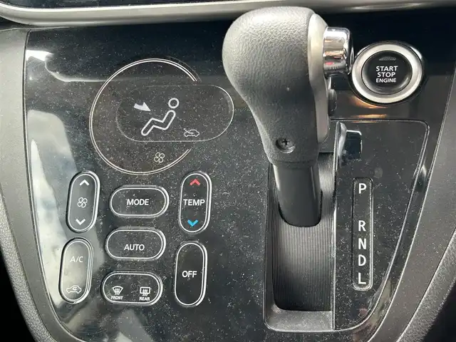 日産 デイズ ルークス ハイウェイスターターボ 兵庫県 2015(平27)年 11.4万km ホワイトパール 純正ナビ/(CD/DVD/SD/USB/iPod)/フルセグTV/全周囲カメラ/ETC/両側パワースライドドア/前方ドライブレコーダー/防眩ミラー/ステアリングリモコン/電動格納ミラー/スマートキー/純正ドアバイザー/純正フロアマット/純正アルミ15インチ