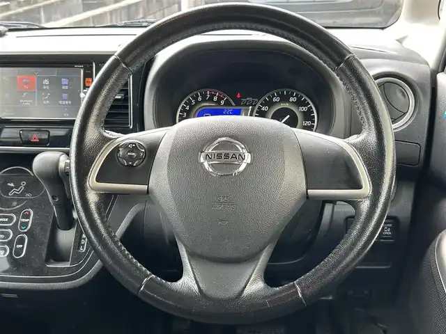 日産 デイズ ルークス ハイウェイスターターボ 兵庫県 2015(平27)年 11.4万km ホワイトパール 純正ナビ/(CD/DVD/SD/USB/iPod)/フルセグTV/全周囲カメラ/ETC/両側パワースライドドア/前方ドライブレコーダー/防眩ミラー/ステアリングリモコン/電動格納ミラー/スマートキー/純正ドアバイザー/純正フロアマット/純正アルミ15インチ