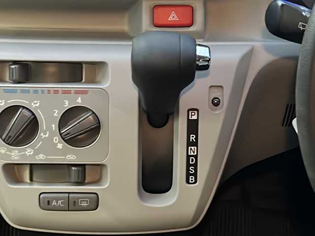 ダイハツ ミラ イース X リミテッド SAⅢ 京都府 2019(令1)年 10万km パールホワイトⅢ 純正7インチナビ/フルセグ/Bluetooth/CD・DVD/衝突軽減装置/バックカメラ/ETC/禁煙車/クリアランスソナー/LEDヘッドライト/アイドリングストップ/電動格納ミラー