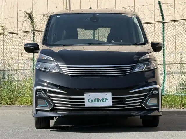 日産 セレナ ライダー プロパイロット E 兵庫県 2017(平29)年 4.5万km ダイヤモンドブラック エマージェンシーブレーキ/LDW（車線逸脱警報）/踏み間違い衝突防止アシスト/進入禁止標識検知/フロント・バックソナー/クルーズコントロール/プロパイロット（自動運転技術）/車線逸脱防止支援システム/ハンズフリーパワースライドドア（助手席側）/LDEヘッドランプ/オートライト/ボディ同色ドアミラー（電動格納機能/ウインカー付き）/クリアライン入りリアコンビーネーションランプ/ブルーステッチ入革巻きステアリングホイール/ステアリングスイッチ（オーディオ）/オートエアコン/リアクーラー/アームレスト（運転席/助手席）/シートバックポケット（運転席/助手席）/2列目超ロングスライド/横スライドシート/スライド機構付スマートアップ3列目シート/パーソナルテーブル（2列目/3列目）/USB電源ソケット（2列目/3列目）/電動パーキングブレーキ/オートブレーキホールド/インテリジェントキー/プッシュエンジンスターター/純正ナビ【型式：MM516D-L】/盗難防止装置/ドライブレコーダー（前のみ）/後席モニター/ドアバイザー/ETC
