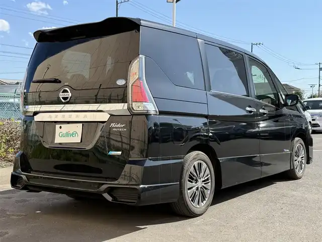 日産 セレナ ライダー プロパイロット E 兵庫県 2017(平29)年 4.5万km ダイヤモンドブラック エマージェンシーブレーキ/LDW（車線逸脱警報）/踏み間違い衝突防止アシスト/進入禁止標識検知/フロント・バックソナー/クルーズコントロール/プロパイロット（自動運転技術）/車線逸脱防止支援システム/ハンズフリーパワースライドドア（助手席側）/LDEヘッドランプ/オートライト/ボディ同色ドアミラー（電動格納機能/ウインカー付き）/クリアライン入りリアコンビーネーションランプ/ブルーステッチ入革巻きステアリングホイール/ステアリングスイッチ（オーディオ）/オートエアコン/リアクーラー/アームレスト（運転席/助手席）/シートバックポケット（運転席/助手席）/2列目超ロングスライド/横スライドシート/スライド機構付スマートアップ3列目シート/パーソナルテーブル（2列目/3列目）/USB電源ソケット（2列目/3列目）/電動パーキングブレーキ/オートブレーキホールド/インテリジェントキー/プッシュエンジンスターター/純正ナビ【型式：MM516D-L】/盗難防止装置/ドライブレコーダー（前のみ）/後席モニター/ドアバイザー/ETC