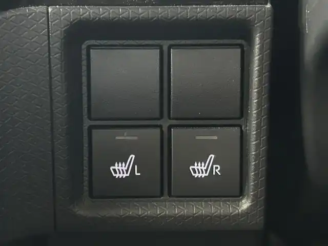 ダイハツ タント カスタム X スタイルセレクション 千葉県 2022(令4)年 3.4万km ブラックマイカメタリック 社外7インチメモリーナビ/・Bluetooth/・フルセグＴＶ/・CD/バックカメラ　/前後ドライブレコーダー　/コーナーセンサー　/アイドリングストップ　/両側電動スライドドア　/ハーフレザー　/シートヒーター　/純正１４インチＡＷ/スマートアシスト/・衝突回避支援ブレーキ機能/・衝突警報機能/・ブレーキ制御付誤発進抑制機能/・車線逸脱警報機能/・車線逸脱抑制制御機能/・路側逸脱警報機能/・ふらつき警報/・先行車発進お知らせ機能/・標識認識機能（進入禁止／最高速度／一時停止）/・アダプティブドライビングビーム/・コーナーセンサー