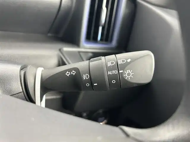 ダイハツ タント カスタム X スタイルセレクション 千葉県 2022(令4)年 3.4万km ブラックマイカメタリック 社外7インチメモリーナビ/・Bluetooth/・フルセグＴＶ/・CD/バックカメラ　/前後ドライブレコーダー　/コーナーセンサー　/アイドリングストップ　/両側電動スライドドア　/ハーフレザー　/シートヒーター　/純正１４インチＡＷ/スマートアシスト/・衝突回避支援ブレーキ機能/・衝突警報機能/・ブレーキ制御付誤発進抑制機能/・車線逸脱警報機能/・車線逸脱抑制制御機能/・路側逸脱警報機能/・ふらつき警報/・先行車発進お知らせ機能/・標識認識機能（進入禁止／最高速度／一時停止）/・アダプティブドライビングビーム/・コーナーセンサー