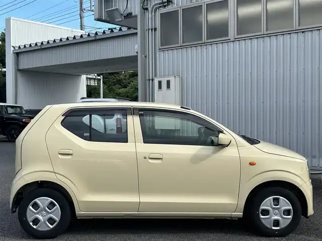 スズキ アルト L 静岡県 2021(令3)年 0.8万km アイボリー ユーザー買取車両/ベンチシート/シートヒーター/衝突被害軽減ンシステム/純性フロアマット/リモコンキー/スペアキー×1/アイドリングストップ/保証書/取扱説明書