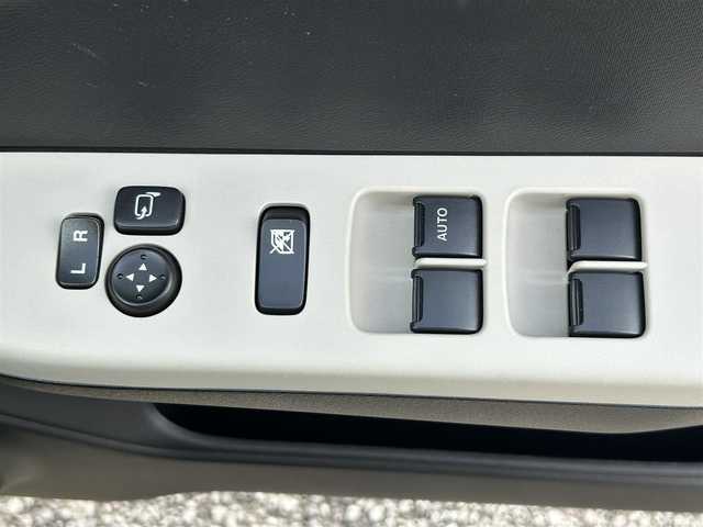 スズキ アルト L 静岡県 2021(令3)年 0.8万km アイボリー ユーザー買取車両/ベンチシート/シートヒーター/衝突被害軽減ンシステム/純性フロアマット/リモコンキー/スペアキー×1/アイドリングストップ/保証書/取扱説明書