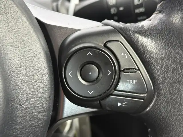 トヨタ プリウス ＰＨＶ S GRスポーツ 愛知県 2022(令4)年 3.5万km プラチナホワイトパールマイカ GRスポーツ仕様車/　　・専用サスペンション/　　・専用ブレーキキャリパー/　　・専用18インチアルミホイール/　　・専用革巻きステアリング/トヨタセーフティセンス/　　・プリクラッシュセーフティ/　　・レーントレーシングアシスト/　　・レーンディバーチャーアラート/　　・レーダークルーズコントロール/　　・アダプティブハイビーム/AC100V/純正8インチナビ/　　BT/フルセグ/バックカメラ/ドライブレコーダー/ビルトインETC/ハーフレザーシート/シートヒーター（前席）/純正LEDヘッドライト/フォグランプ/スペアキー