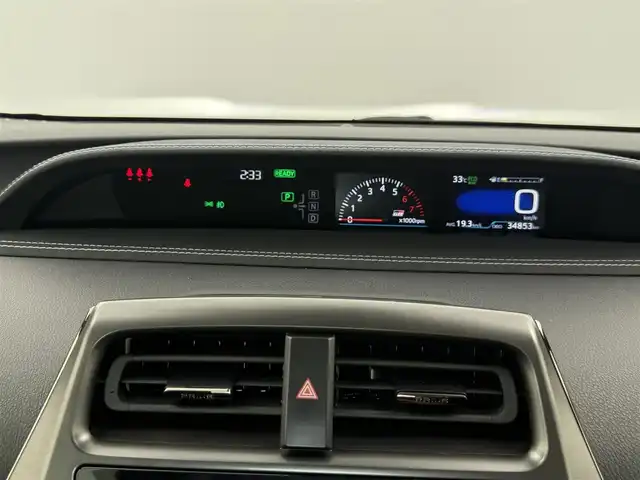 トヨタ プリウス ＰＨＶ S GRスポーツ 愛知県 2022(令4)年 3.5万km プラチナホワイトパールマイカ GRスポーツ仕様車/　　・専用サスペンション/　　・専用ブレーキキャリパー/　　・専用18インチアルミホイール/　　・専用革巻きステアリング/トヨタセーフティセンス/　　・プリクラッシュセーフティ/　　・レーントレーシングアシスト/　　・レーンディバーチャーアラート/　　・レーダークルーズコントロール/　　・アダプティブハイビーム/AC100V/純正8インチナビ/　　BT/フルセグ/バックカメラ/ドライブレコーダー/ビルトインETC/ハーフレザーシート/シートヒーター（前席）/純正LEDヘッドライト/フォグランプ/スペアキー
