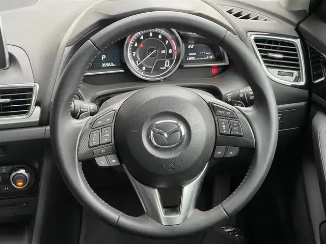 マツダ アクセラ 15S ツーリング 山梨県 2015(平27)年 3.6万km スノーフレイクホワイトパールマイカ ワンオーナー/純正ナビ/Bカメラ/ACC/Ｂｌｕｅｔｏｏｔｈ/フルセグＴＶ/ＬＫＡ/ＢＳＭ/ＥＴＣ/ＨＵＤ/パドルシフト/ＨＩＤ/プッシュスタート/スマートキー/純正１８インチＡＷ/新車時保証書/取扱説明書/スペアキー