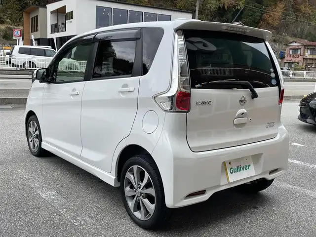 日産 デイズ ハイウェイスターG ターボ 岐阜県 2014(平26)年 6万km ホワイトパール ４WD/純正ナビ(AM/FM/TV/CD/DVD)/全周囲カメラ/シートヒーター/オートライト/スマートキー/純正フロアマット/保証書/取扱説明書/スペアキー