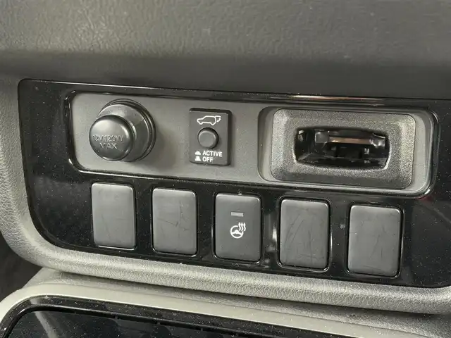 三菱 アウトランダー 20G 大分県 2018(平30)年 7万km アメジストブラック ・SDナビ(CD/DVD/BT/SD/USB)/・バックカメラ/・衝突軽減ブレーキ/・コーナーセンサー/・レーダークルーズコントロール/・ブレーキホールド/・三列シート/・ETC/・ステアリングヒーター/・電動リアゲート/・MTモード付きAT/・ステアリングリモコン/・フロアマット