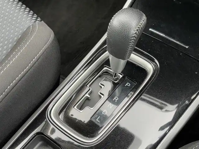 三菱 アウトランダー 20G 大分県 2018(平30)年 7万km アメジストブラック ・SDナビ(CD/DVD/BT/SD/USB)/・バックカメラ/・衝突軽減ブレーキ/・コーナーセンサー/・レーダークルーズコントロール/・ブレーキホールド/・三列シート/・ETC/・ステアリングヒーター/・電動リアゲート/・MTモード付きAT/・ステアリングリモコン/・フロアマット