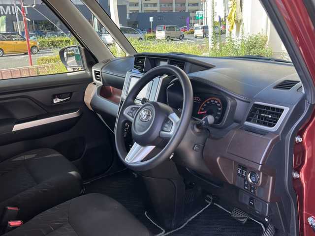 トヨタ ルーミー G コージーエディション 静岡県 2019(平31)年 2.5万km ファイアークォーツレッドM ワンオーナー/安全機能/・衝突軽減ブレーキ/・レーンキープアシスト/・コーナーセンサー/純正ナビ/・フルセグTV/・CD/DVD/Bluetooth/MSV/ラジオ/主要装備/・バックカメラ/・両側パワースライドドア/・ドライブレコーダー/・シートヒーター/・オートライト/・オートハイビーム/・クルーズコントロール/・ステアリングスイッチ/・アイドリングストップ/・プッシュスタート/・スマートキー