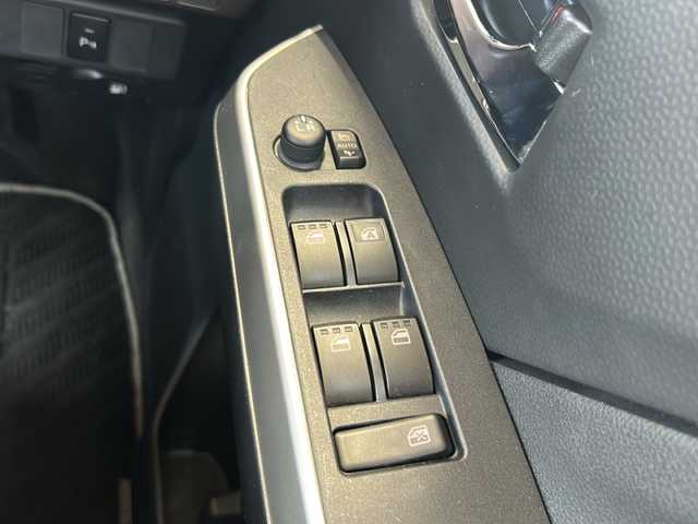トヨタ ルーミー G コージーエディション 静岡県 2019(平31)年 2.5万km ファイアークォーツレッドM ワンオーナー/安全機能/・衝突軽減ブレーキ/・レーンキープアシスト/・コーナーセンサー/純正ナビ/・フルセグTV/・CD/DVD/Bluetooth/MSV/ラジオ/主要装備/・バックカメラ/・両側パワースライドドア/・ドライブレコーダー/・シートヒーター/・オートライト/・オートハイビーム/・クルーズコントロール/・ステアリングスイッチ/・アイドリングストップ/・プッシュスタート/・スマートキー