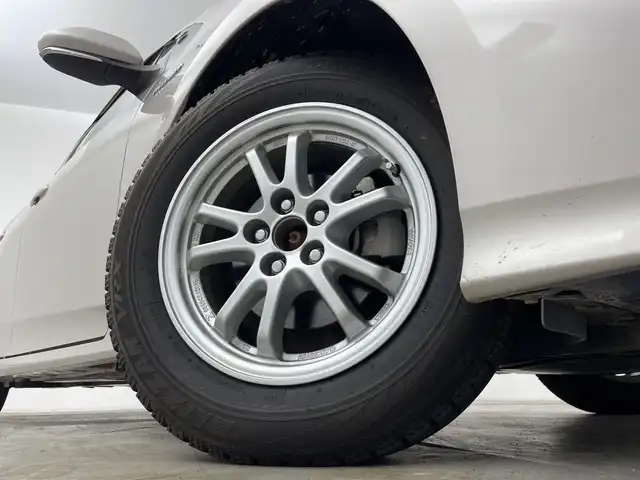 トヨタ プリウス Sセーフティプラス 群馬県 2017(平29)年 6.1万km スティールブロンドM ９型ナビ　フルセグＴＶ　バックカメラ　衝突被害軽減ブレーキ　ヘッドアップディスプレイ　パーキングアシスト　オートハイビーム　ＬＥＤヘットランプ　ＥＴＣ　前方ドライブレコーダー　スマートキー　禁煙車