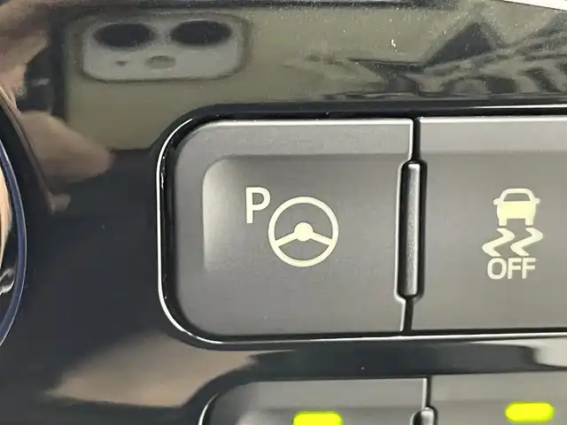 トヨタ プリウス Sセーフティプラス 群馬県 2017(平29)年 6.1万km スティールブロンドM アルパイン９インチメモリナビ/・フルセグTV/BT/SD/DVD/CD/AM/FM/=====/アルパイン９インチナビ　バックカメラ　パーキングアシスト　インテリジェントクリアランスソナー　トヨタセーフティセンス　カラーヘッドアップディスプレイ　ＬＥＤヘッドランプ　プッシュスタート　禁煙車