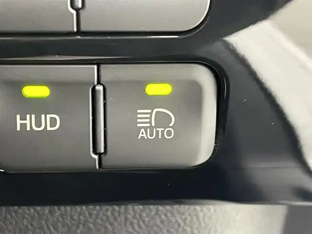 トヨタ プリウス Sセーフティプラス 群馬県 2017(平29)年 6.1万km スティールブロンドM アルパイン９インチメモリナビ/・フルセグTV/BT/SD/DVD/CD/AM/FM/=====/アルパイン９インチナビ　バックカメラ　パーキングアシスト　インテリジェントクリアランスソナー　トヨタセーフティセンス　カラーヘッドアップディスプレイ　ＬＥＤヘッドランプ　プッシュスタート　禁煙車