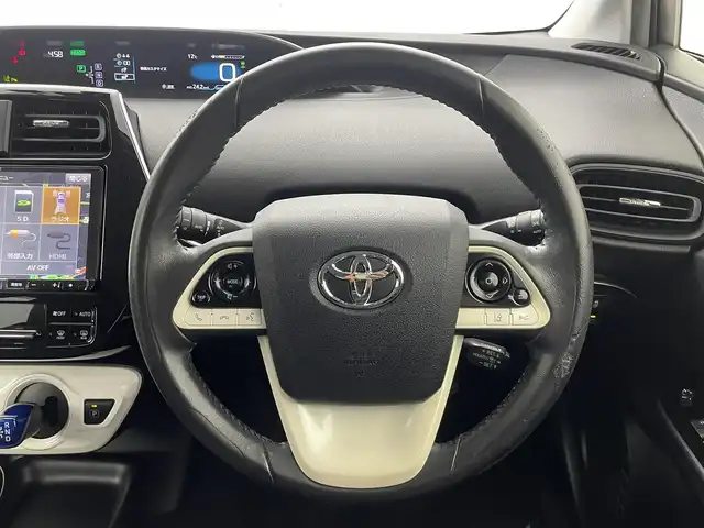 トヨタ プリウス Sセーフティプラス 群馬県 2017(平29)年 6.1万km スティールブロンドM アルパイン９インチメモリナビ/・フルセグTV/BT/SD/DVD/CD/AM/FM/=====/アルパイン９インチナビ　バックカメラ　パーキングアシスト　インテリジェントクリアランスソナー　トヨタセーフティセンス　カラーヘッドアップディスプレイ　ＬＥＤヘッドランプ　プッシュスタート　禁煙車