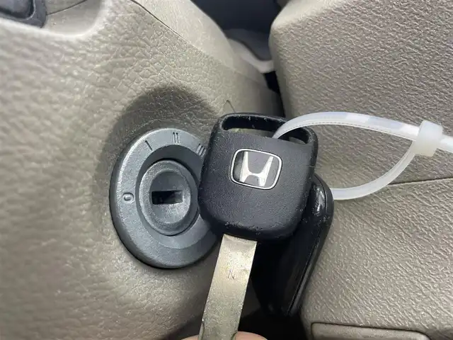 ホンダ ライフ G 茨城県 2011(平23)年 7.6万km バニラクレム バックカメラ/CDチェンジャー/ABS/盗難防止装置/純正フロアマット/リモコンキー