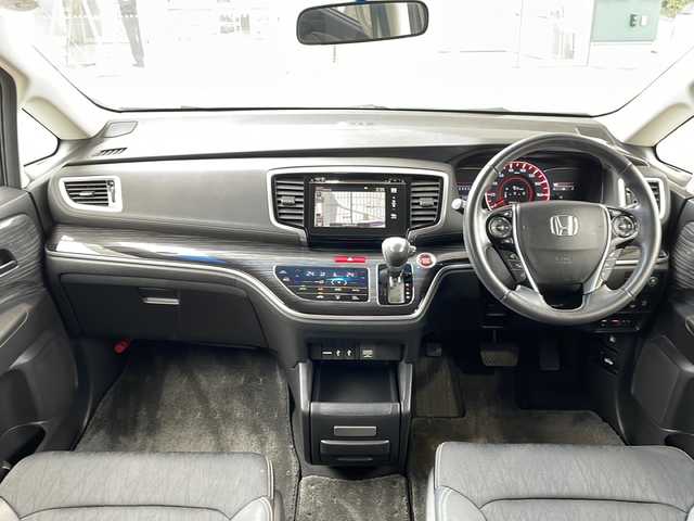 ホンダ オデッセイ アブソルート EX 長野県 2014(平26)年 7.1万km ホワイトオーキッドパール ・純正ナビ/・フルセグTV・Bluetooth/・純正フリップダウンモニター/・LEDルームランプ（1～3列目）/・LEDアウターウエルカムライト（リアドア〈左右〉）/・リア両側パワースライドドア/・コンフォートビューパッケージ/・トリプルゾーンコントロール・フルオートエアコンディショナー/・ブラインドスポットインフォメーション/・2列目大型ロールサンシェイド/・ABSOLUTE専用18インチアルミホイール（FF）/・LEDアクティブコーナリングライト/・運転席8ウェイパワーシート/・マルチインフォメーション・ディスプレイ/・あんしんパッケージ/・LEDヘッドライト+導光タイプLEDポジションランプ/・フォグライト/・大開口フロントグリル（ダーククロームメッキ）/・エアロダイナミクス・カラードバンパー（フロント/リア、クロームメッキモール付）/・エアロダイナミクス・ドアロアガーニッシュ（クロームメッキ調モール付）/・コンビシート（プライムスムース×ファブリック）/・本革巻ステアリングホイール/・パドルシフト/・ABSOLUTE専用チューニングサスペンション/・プッシュエンジンスタート/・保証書・取扱説明書・スペアキー