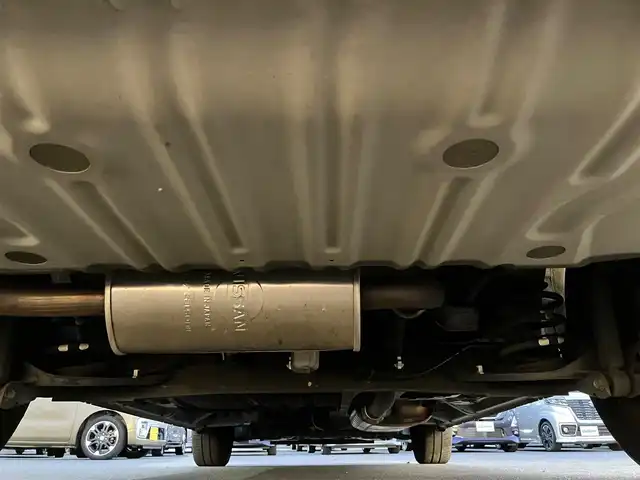 日産 セレナ 20S 静岡県 2011(平23)年 6.9万km ブリリアントシルバー エンジンスタートボタン/パワースライドドア/パワーウィンドウ/スマートキー/Wオートエアコン/クルーズコントロール/後席モニター/純正ETC/SDナビ(CD/DVD/BT/フルセグ)/バックカメラ/純正フロアマット/左側パワースライドドア/右側スライドドア/布シート/ABS/オートライト/Wエアバッグ