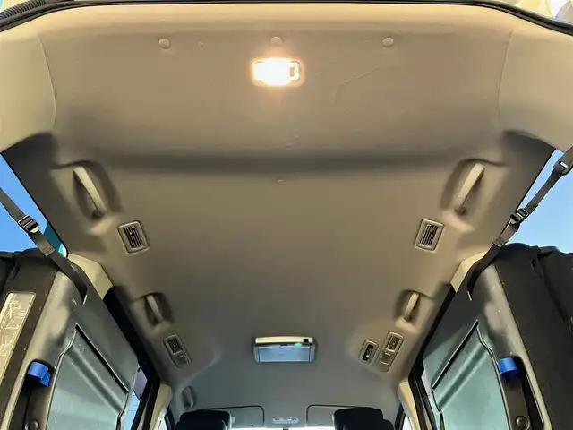 日産 セレナ 20S 静岡県 2011(平23)年 6.9万km ブリリアントシルバー エンジンスタートボタン/パワースライドドア/パワーウィンドウ/スマートキー/Wオートエアコン/クルーズコントロール/後席モニター/純正ETC/SDナビ(CD/DVD/BT/フルセグ)/バックカメラ/純正フロアマット/左側パワースライドドア/右側スライドドア/布シート/ABS/オートライト/Wエアバッグ