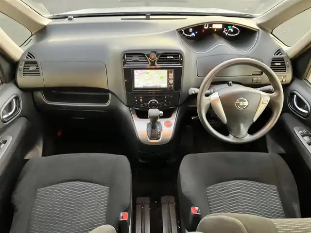 日産 セレナ 20S 静岡県 2011(平23)年 6.9万km ブリリアントシルバー エンジンスタートボタン/パワースライドドア/パワーウィンドウ/スマートキー/Wオートエアコン/クルーズコントロール/後席モニター/純正ETC/SDナビ(CD/DVD/BT/フルセグ)/バックカメラ/純正フロアマット/左側パワースライドドア/右側スライドドア/布シート/ABS/オートライト/Wエアバッグ